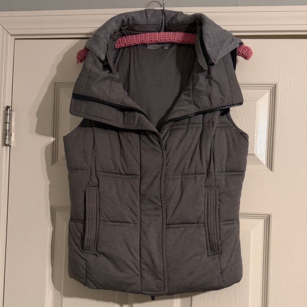Athleta Heather Gray Puffer Vest Size S